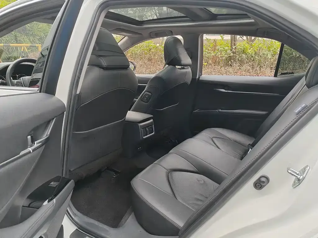 Toyota Camry 2023 из CN, фото 7