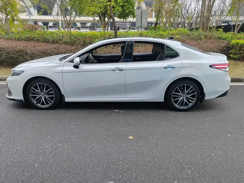 Toyota Camry 2023 из CN, фото 4