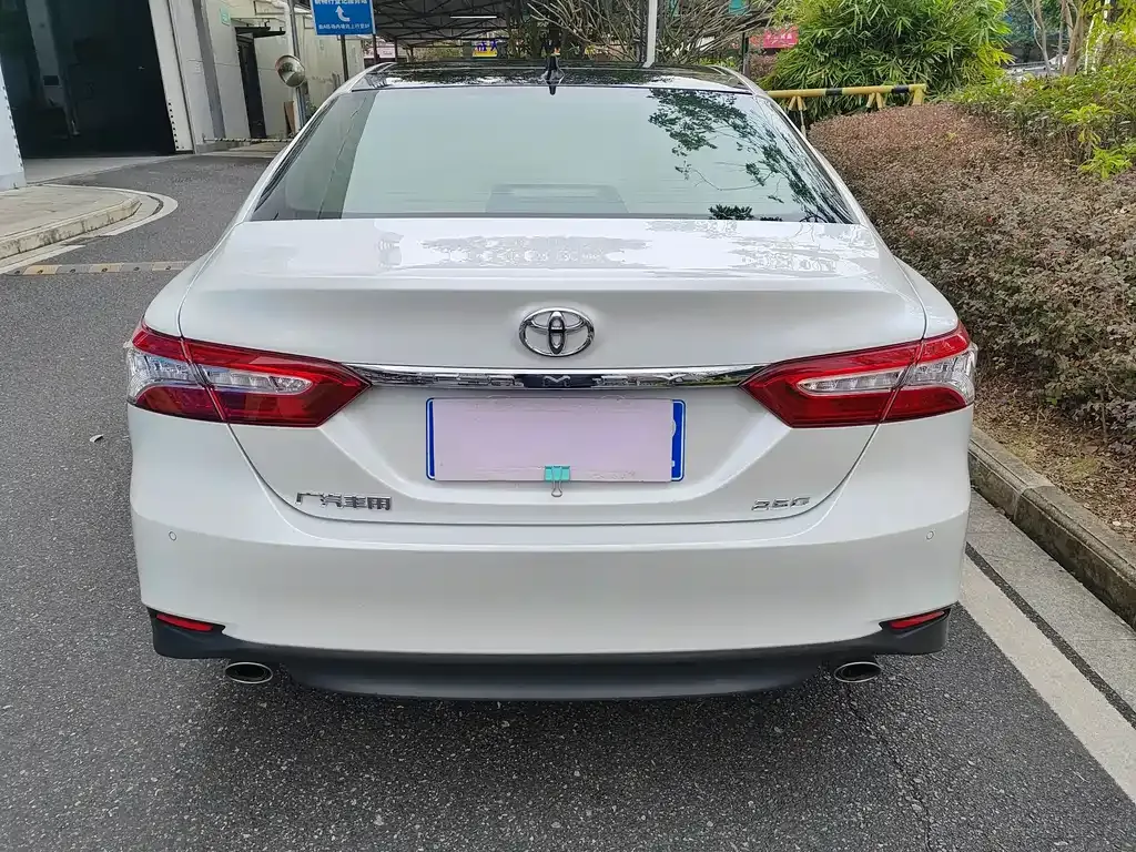 Toyota Camry 2023 из CN, фото 2