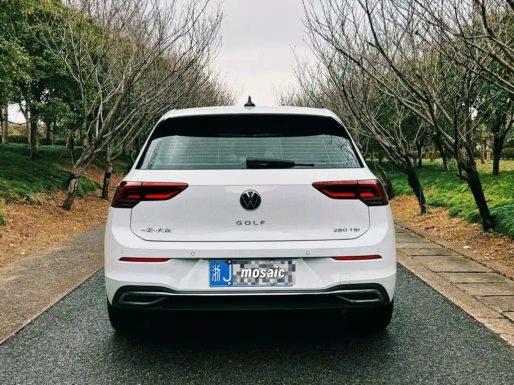 Volkswagen Golf 2024 из CN, фото 9