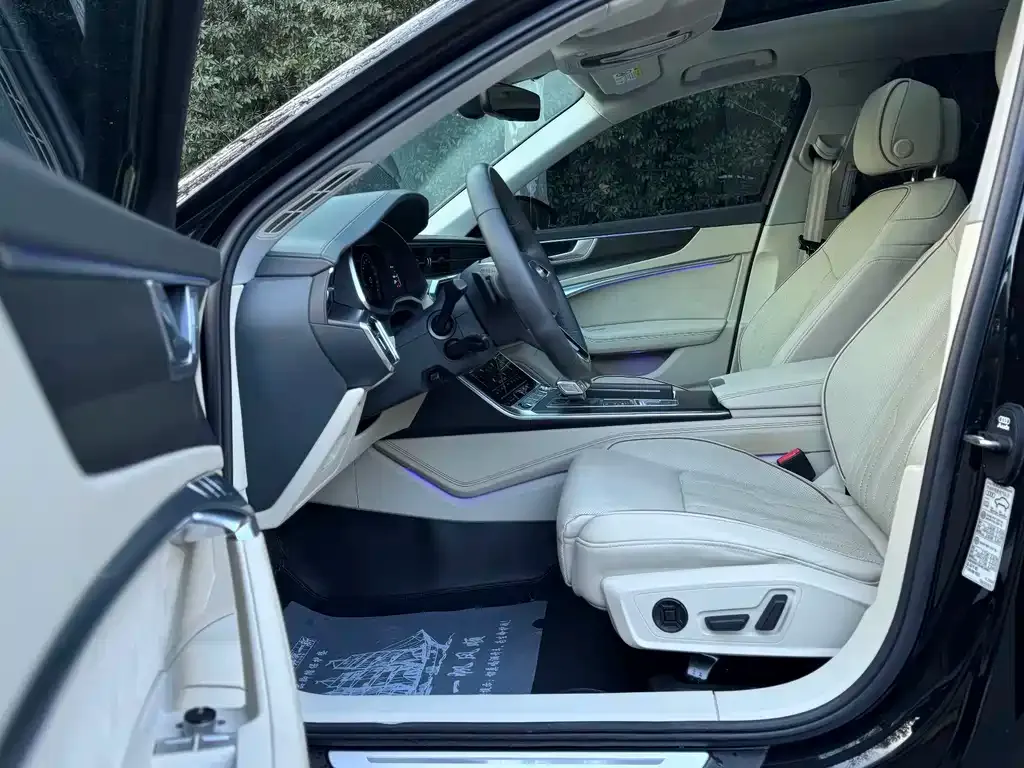 Audi A6L 2021 из CN, фото 6