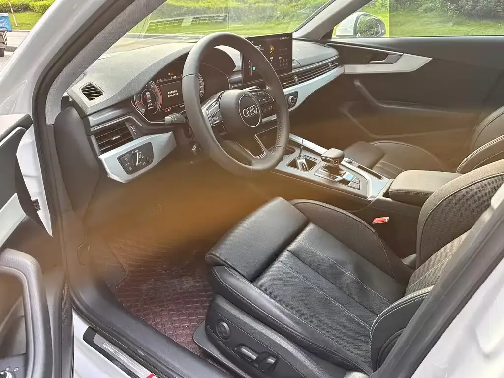 Audi A4L 2023 из CN, фото 7