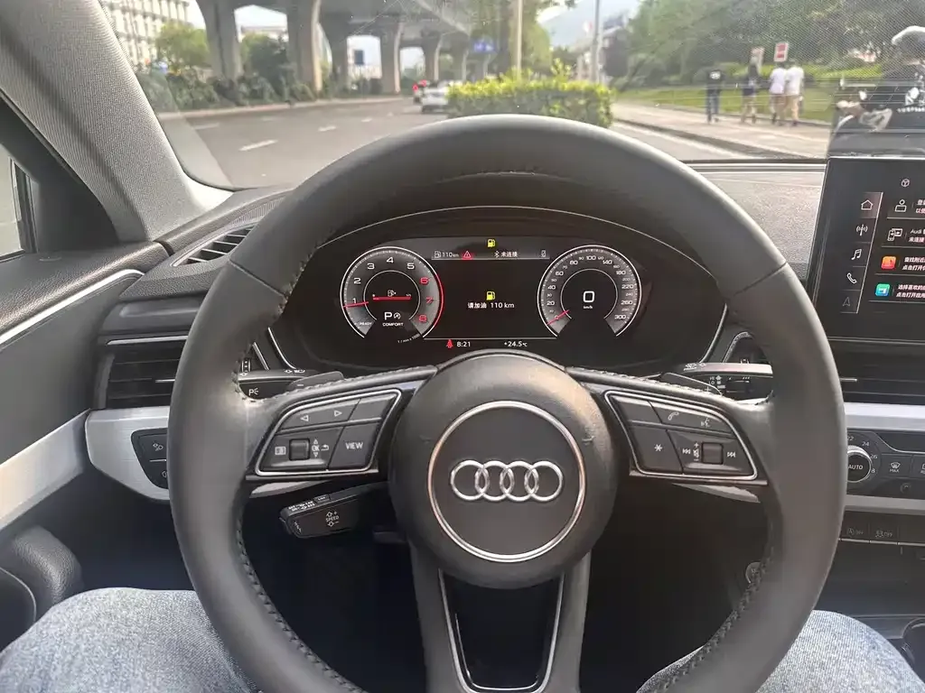 Audi A4L 2023 из CN, фото 2