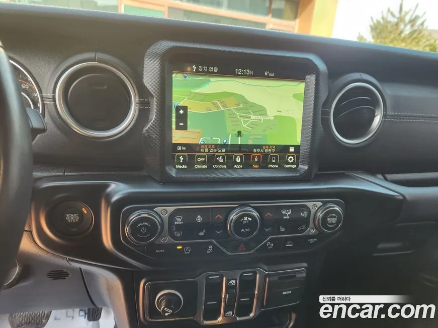 Jeep Wrangler 2022 из KR, фото 3