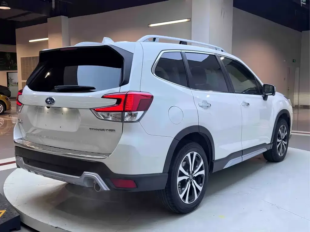 Subaru Forester 2023 из CN, фото 5