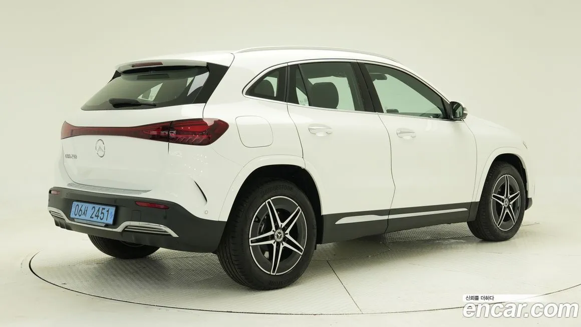 Mercedes-Benz EQA — фото 4