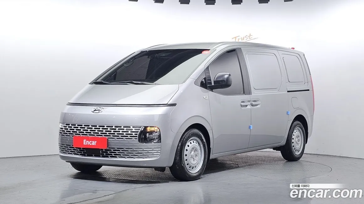 Hyundai Staria — фото 1