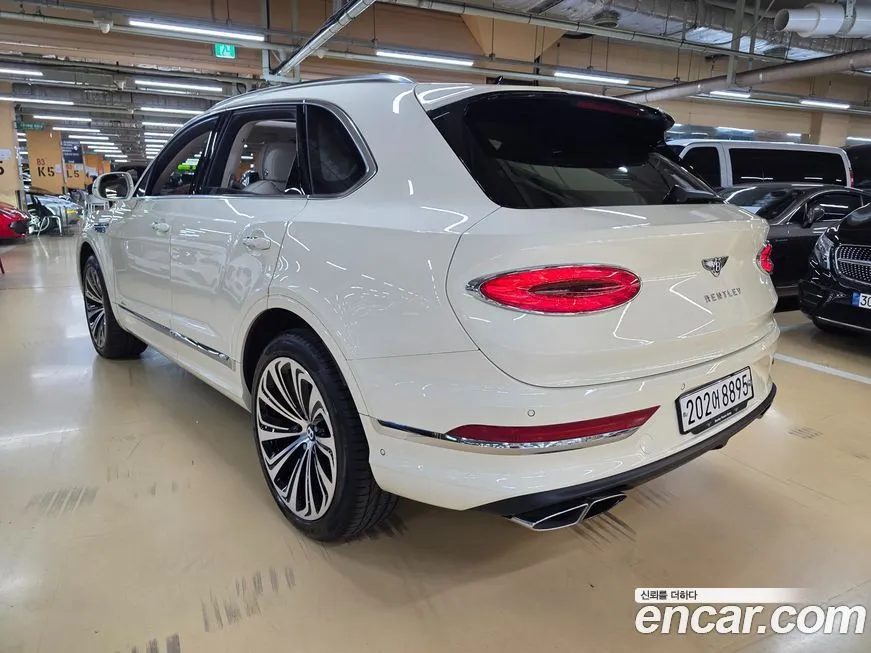 Bentley Bentayga 2023 из KR, фото 9