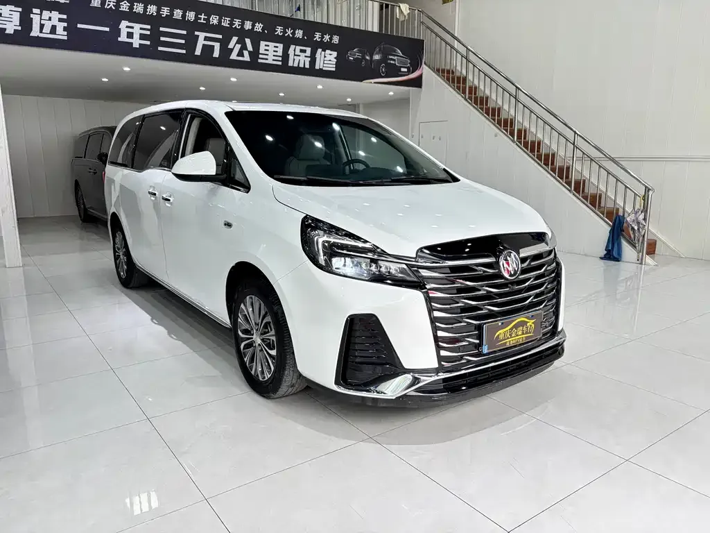 Buick GL8 2023 из CN, фото 2