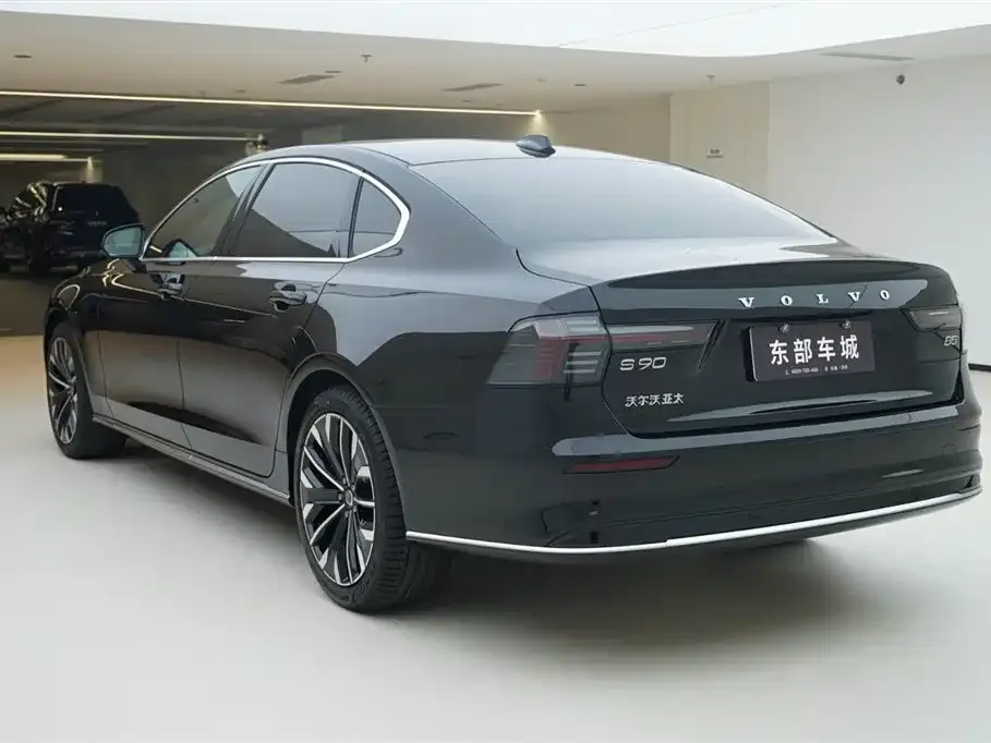 Volvo S90 — фото 9