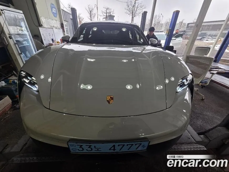 Porsche Taycan 2022 из KR, фото 1