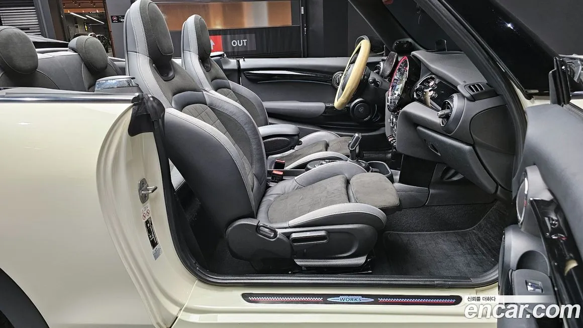 Mini Cooper Convertible 2023 из KR, фото 8