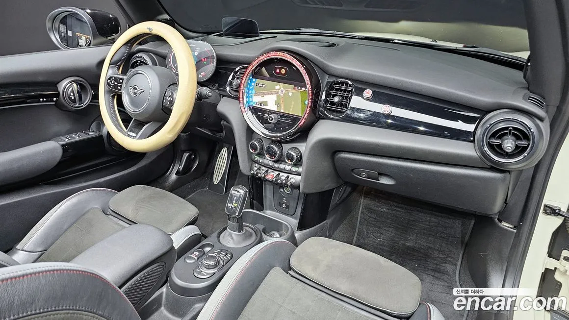 Mini Cooper Convertible 2023 из KR, фото 10