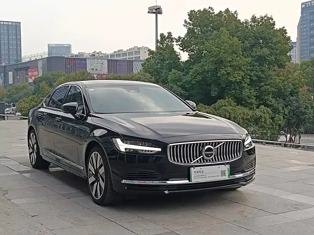 Volvo S90 PHEV 2024 из CN, фото 5