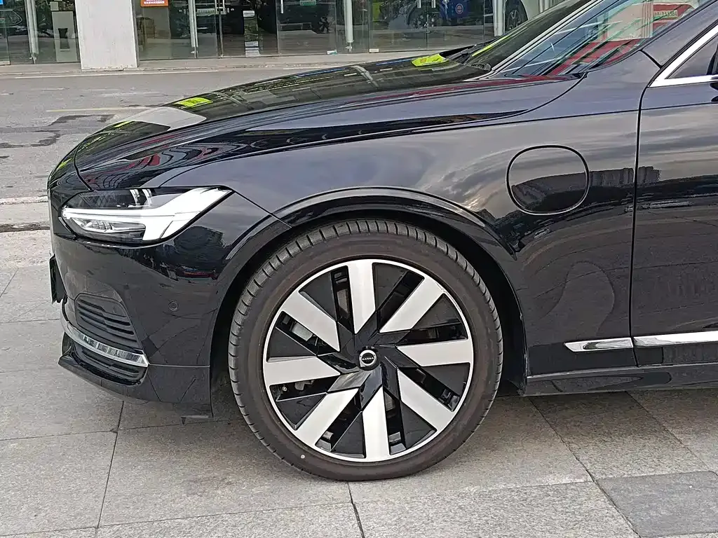 Volvo S90 PHEV 2024 из CN, фото 4