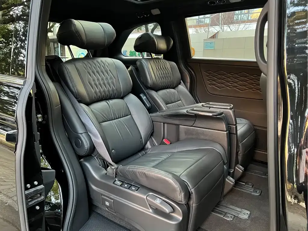 Honda Elysion 2024 из CN, фото 10