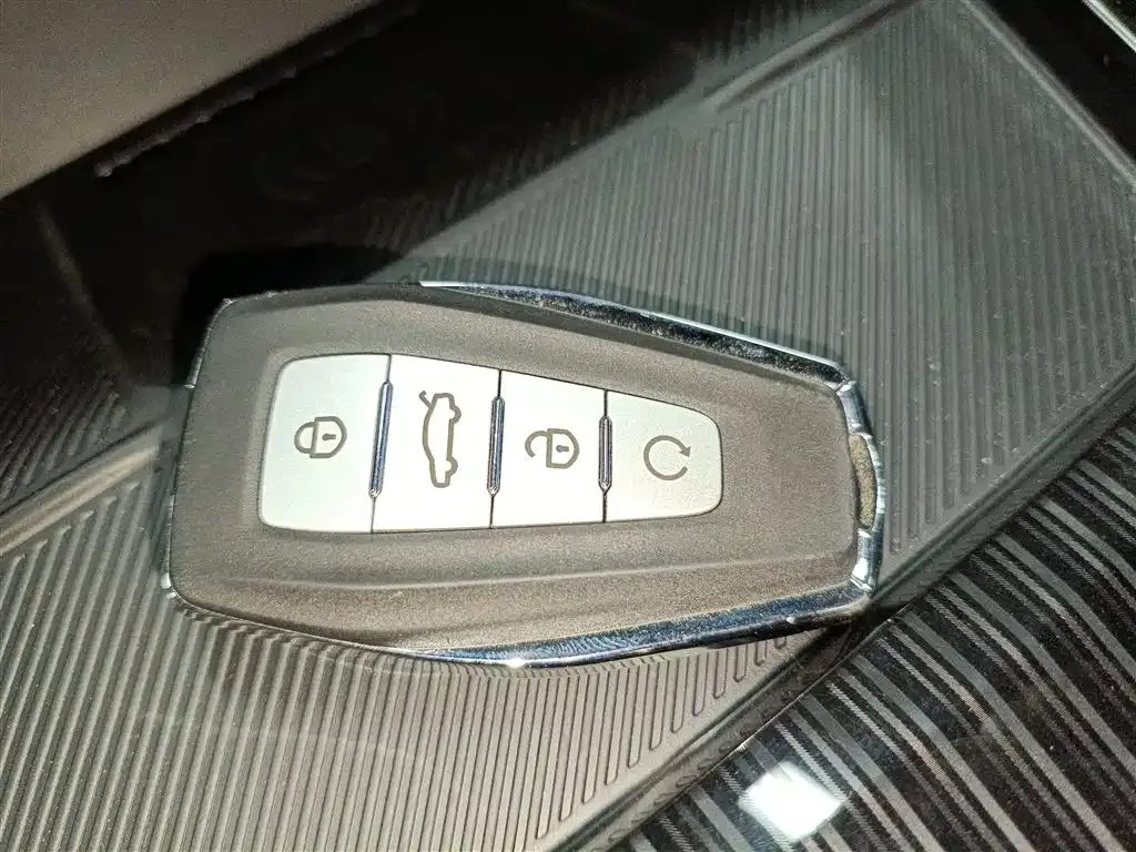 Geely Xingyue L 2024 из CN, фото 7