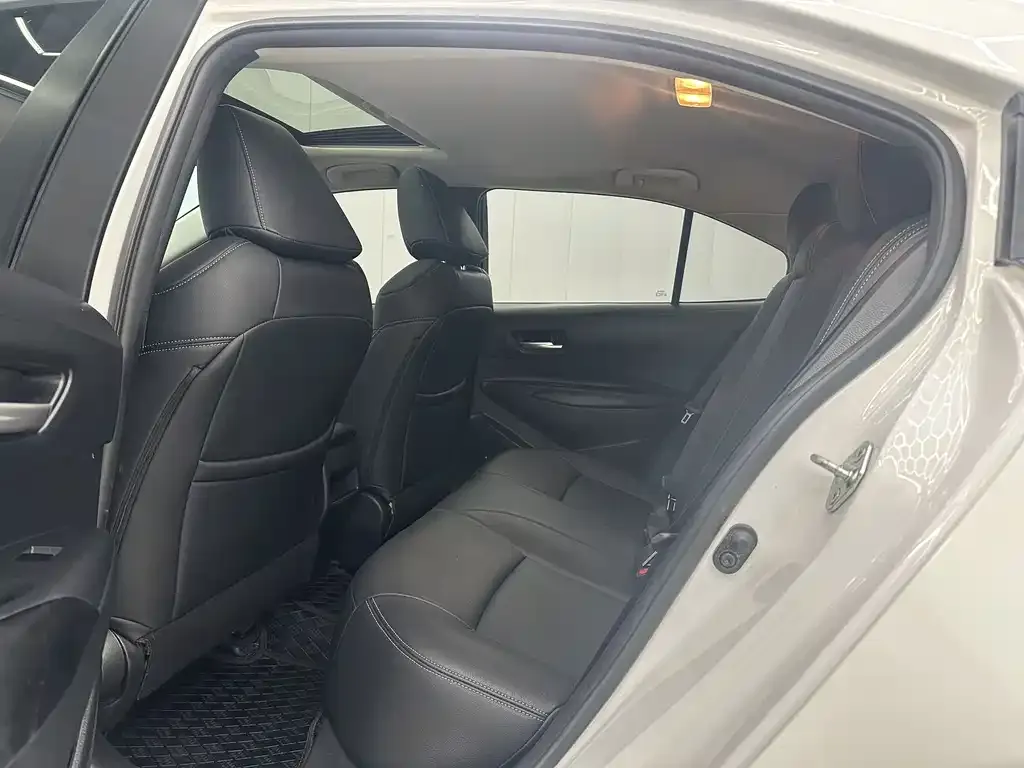 Toyota Corolla 2021 из CN, фото 2