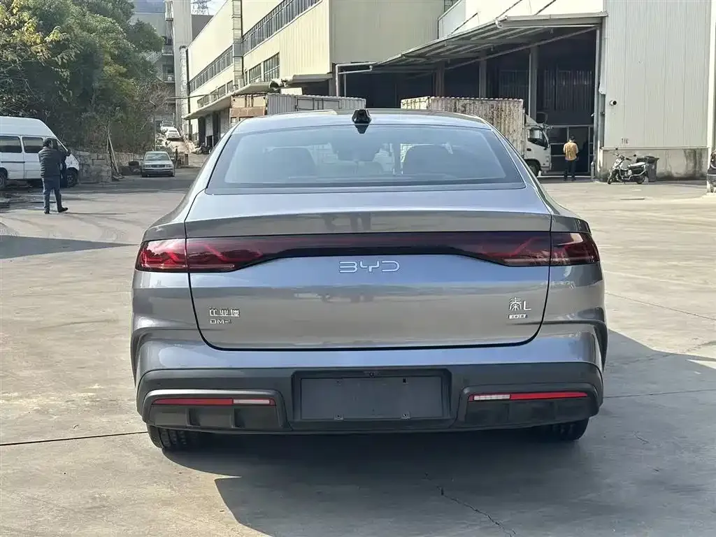 BYD Qin L — фото 9
