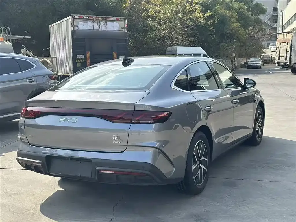 BYD Qin L — фото 10