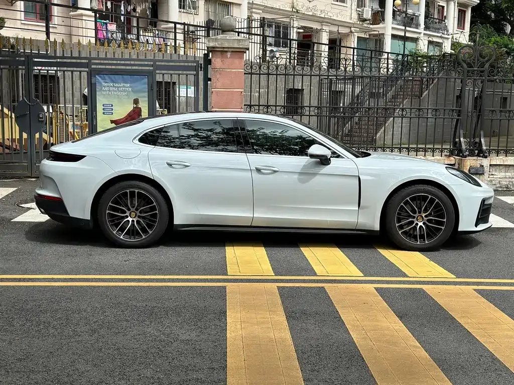 Porsche Panamera — фото 10
