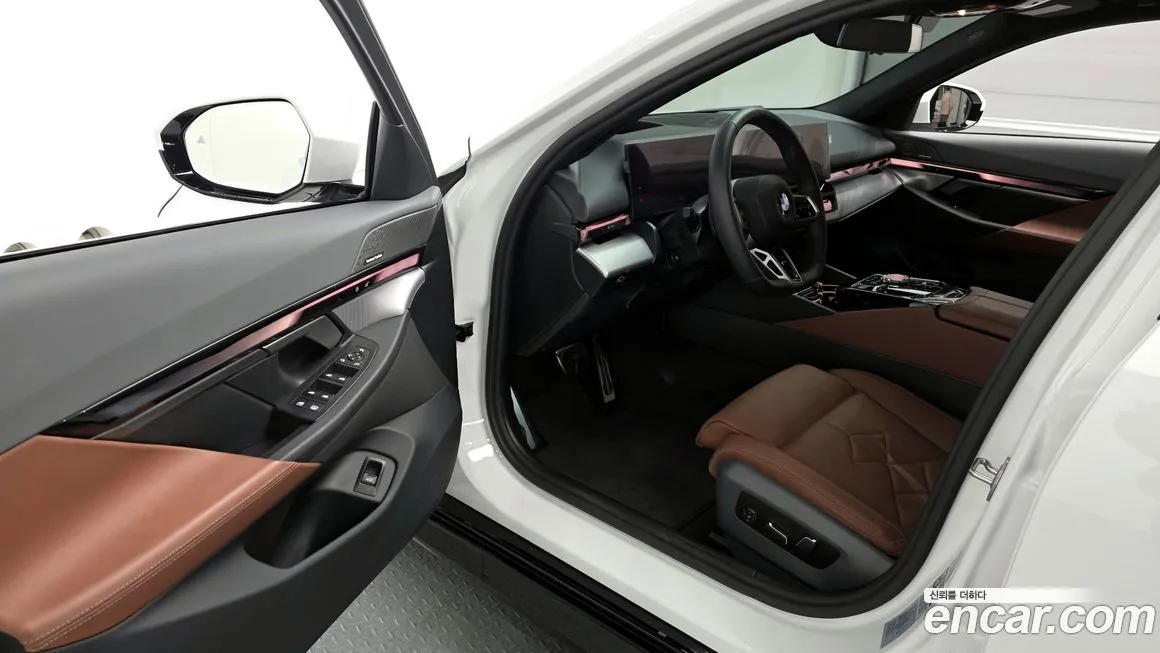 BMW 5-Series 2024 из KR, фото 4