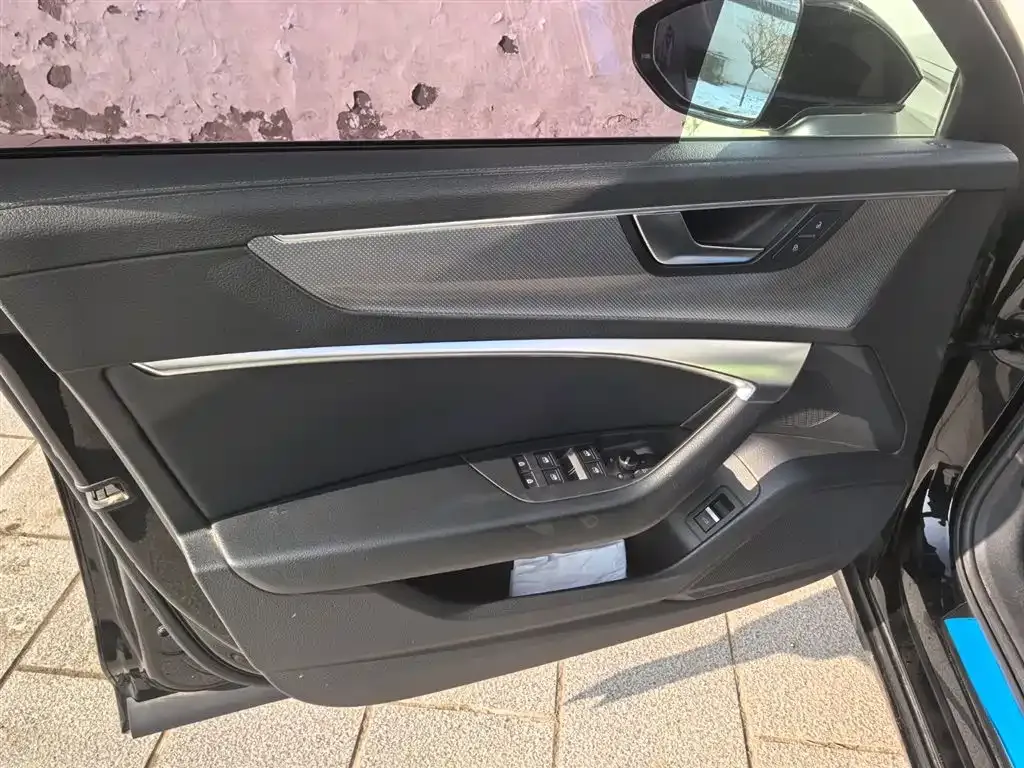 Audi A6L 2021 из CN, фото 6