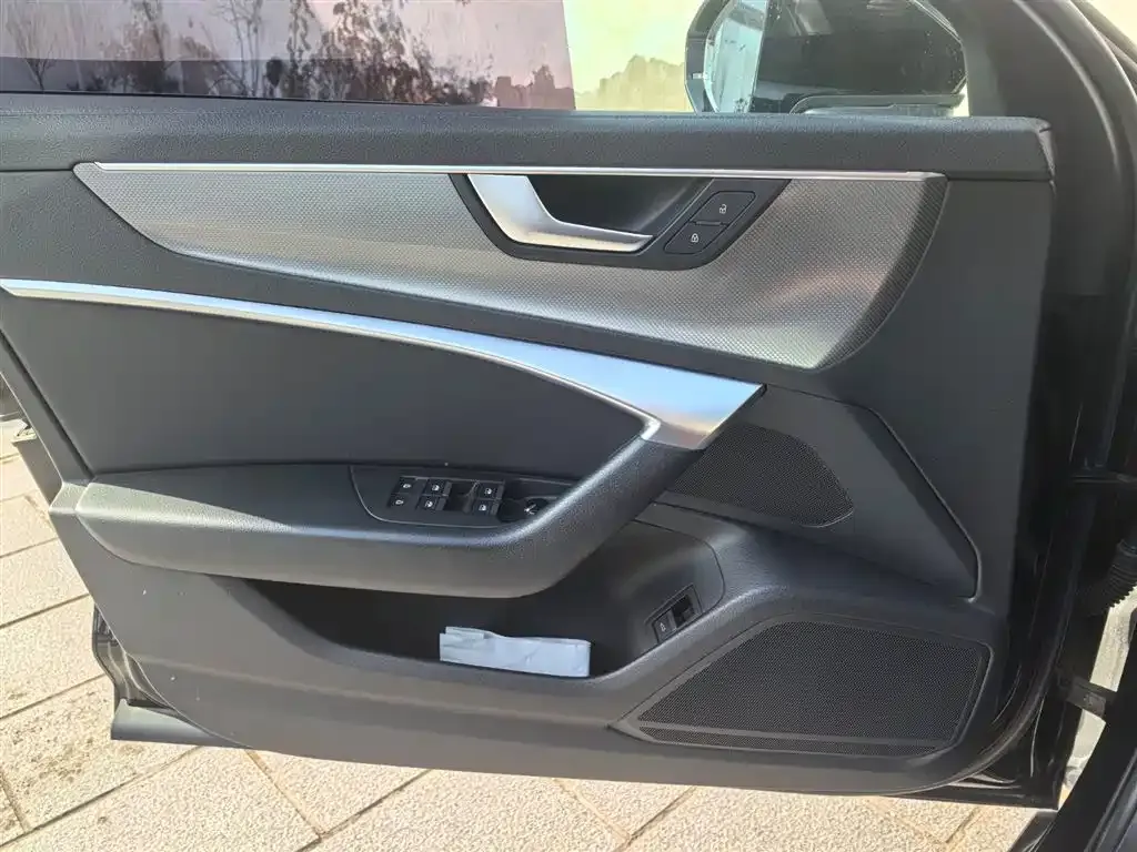 Audi A6L 2021 из CN, фото 10