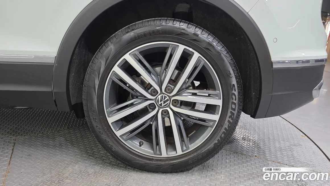 Volkswagen Tiguan — фото 5