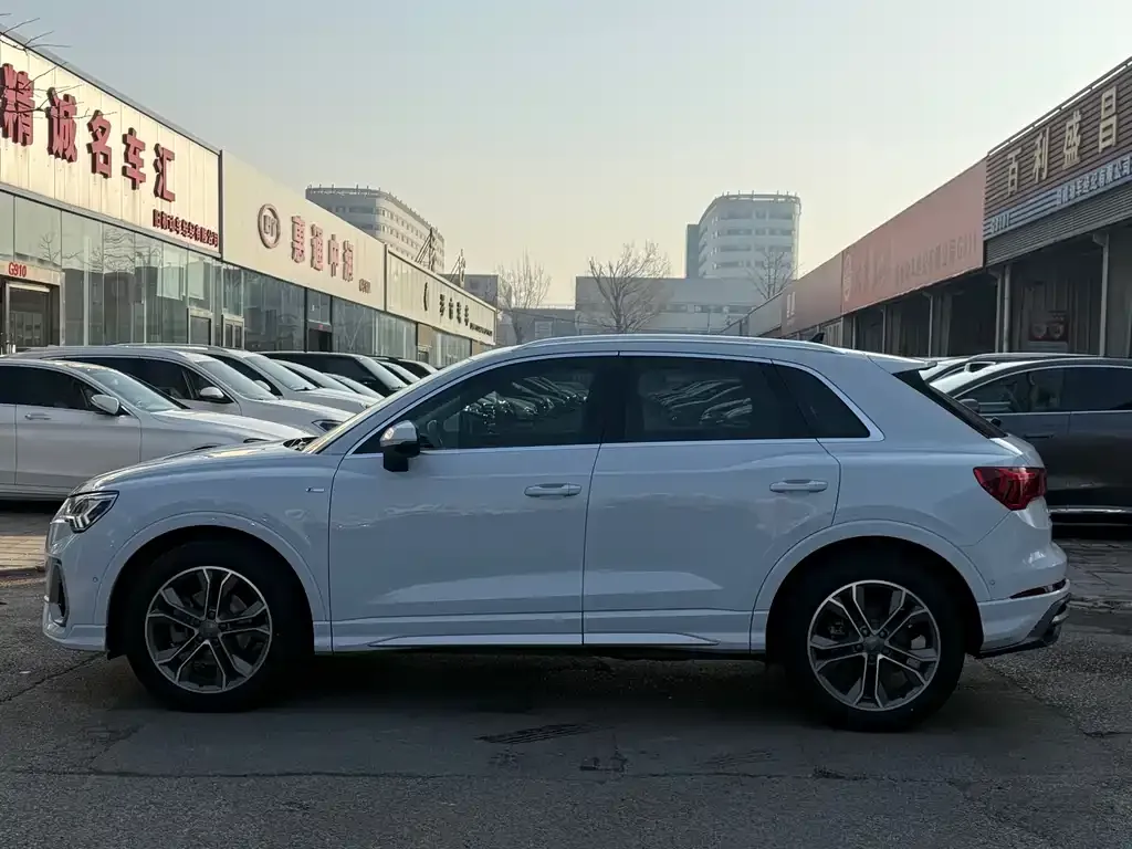 Audi Q3 2021 из CN, фото 8