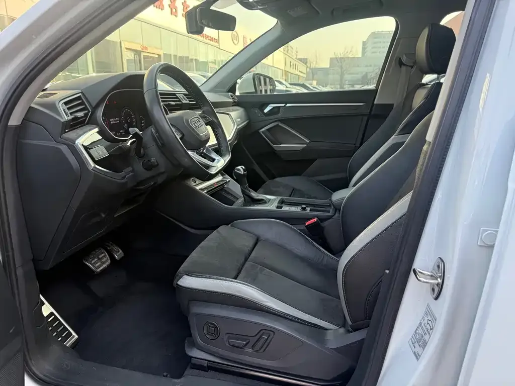 Audi Q3 2021 из CN, фото 3