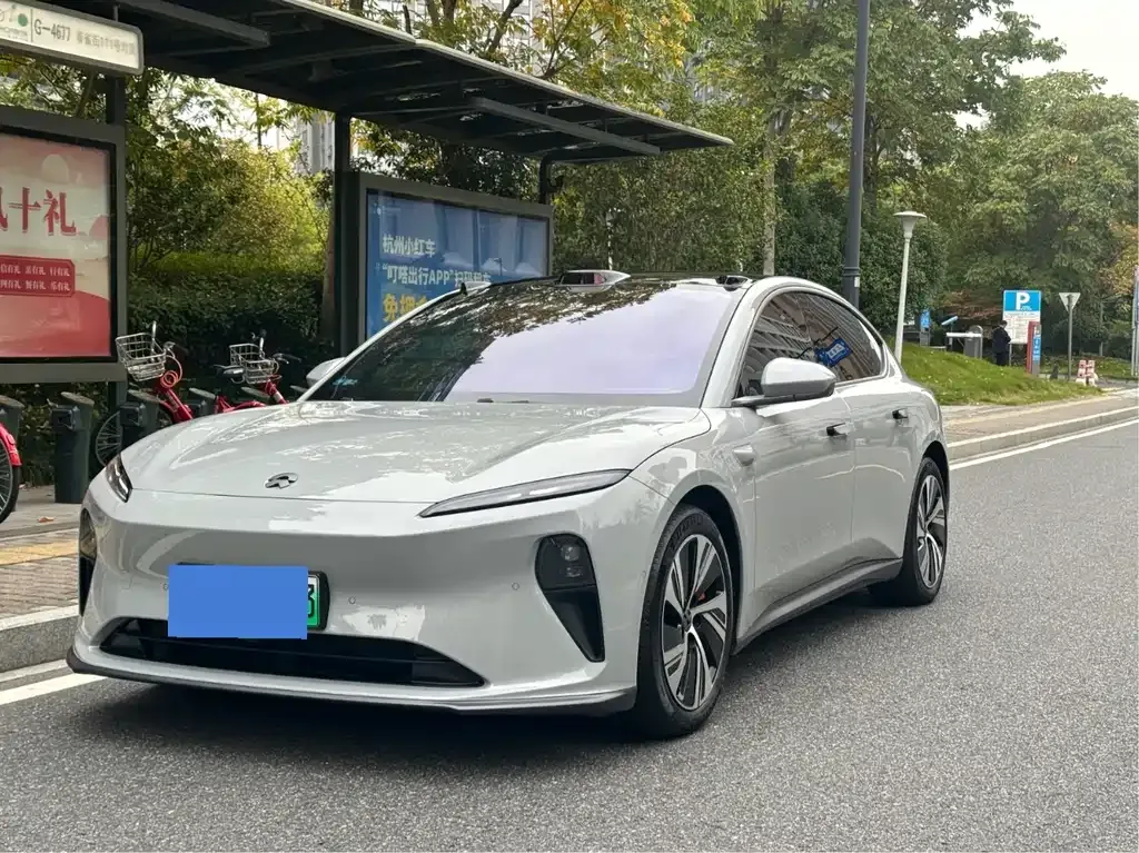 NIO ET5