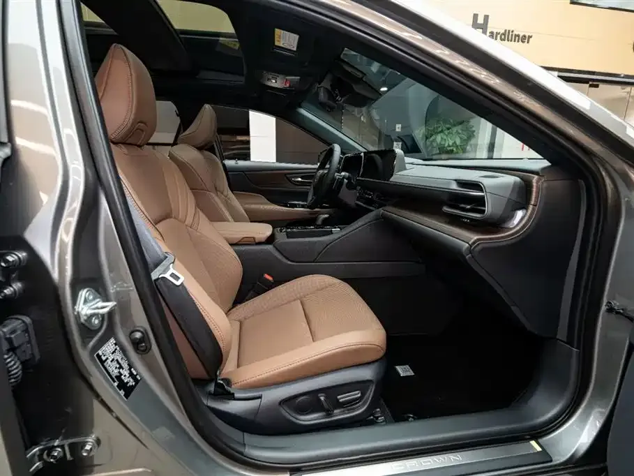 Toyota Crown (Import) 2026 из CN, фото 8