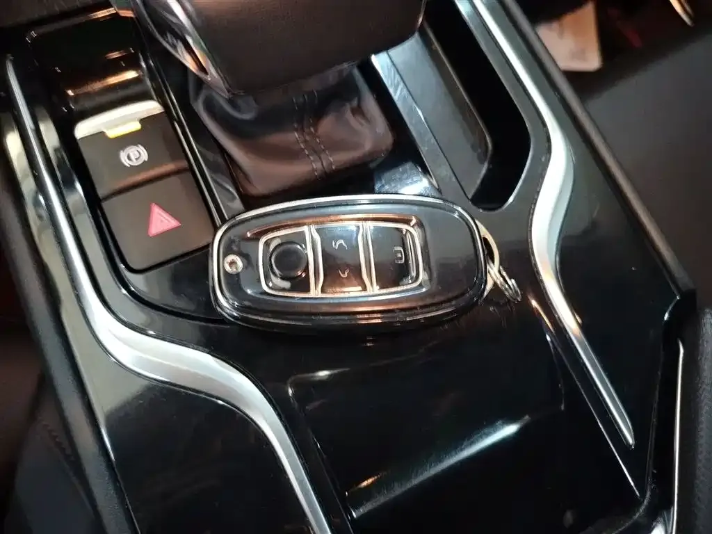 Hongqi E-QM5 2023 из CN, фото 2