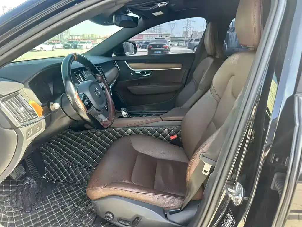 Volvo S90 2021 из CN, фото 4