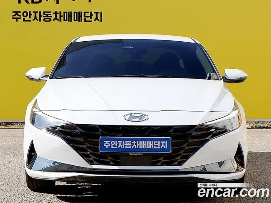 Hyundai AVANTE — фото 1