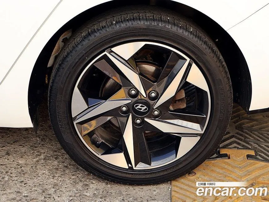 Hyundai AVANTE — фото 10