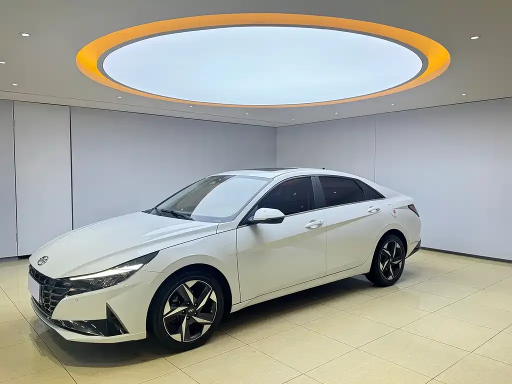 Hyundai Elantra 2022 из CN, фото 1