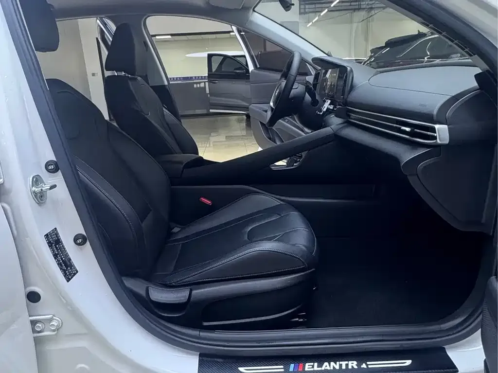 Hyundai Elantra 2022 из CN, фото 9