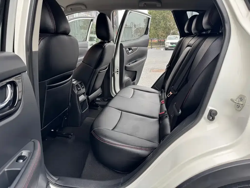Nissan Qashqai 2021 из CN, фото 2