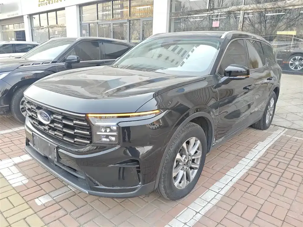 Ford Edge — фото 1