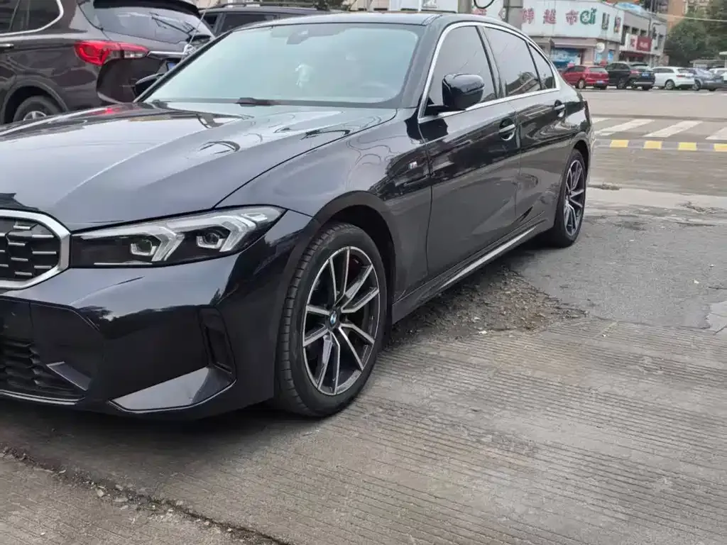 BMW 3 Series 2023 из CN, фото 1