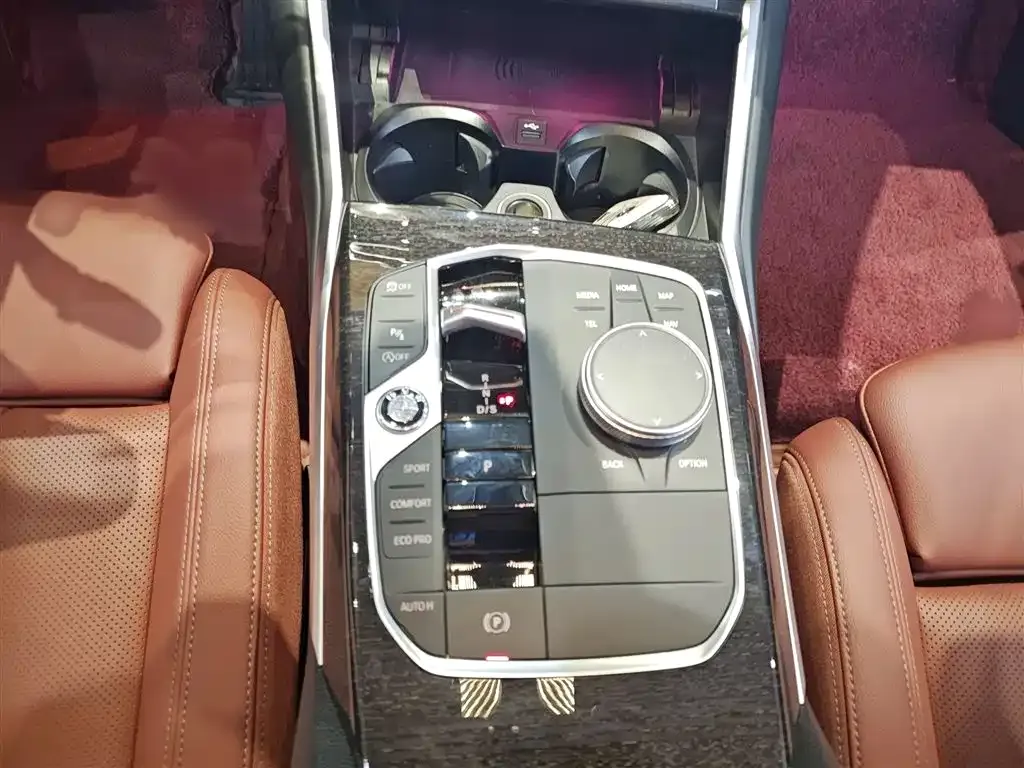 BMW 3 Series 2024 из CN, фото 8
