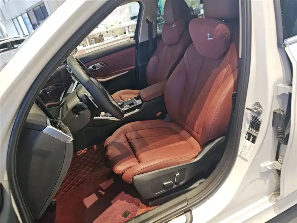 BMW 3 Series 2024 из CN, фото 9