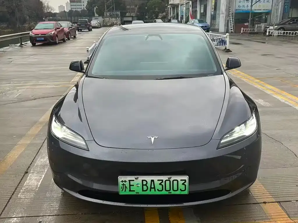 Tesla Model 3 — фото 8