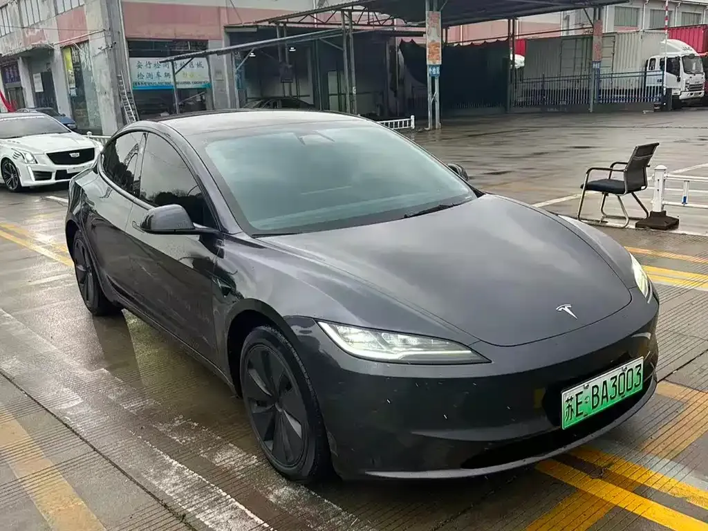 Tesla Model 3 — фото 3