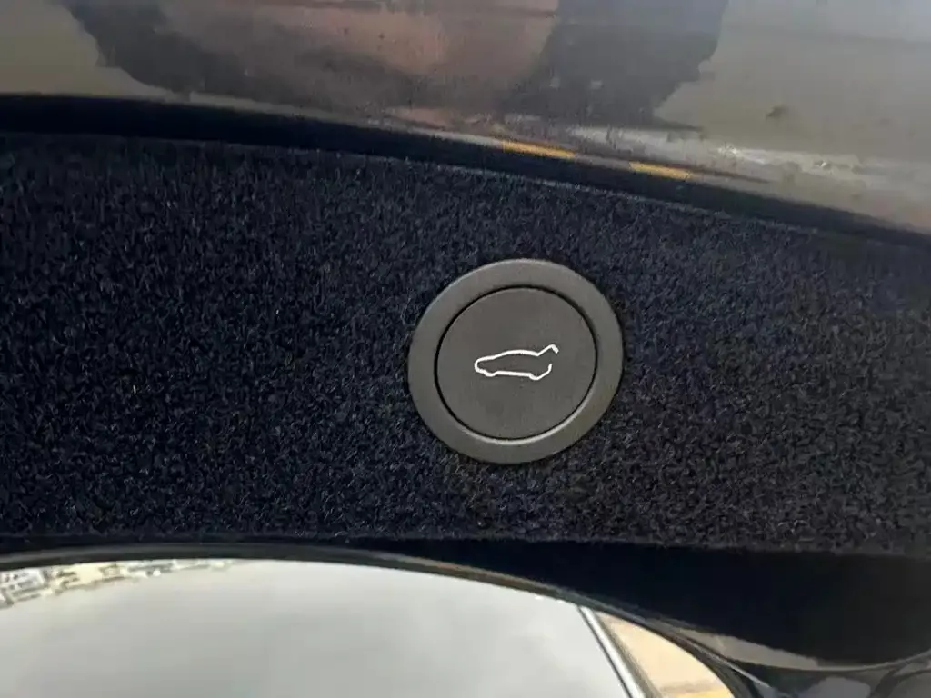 Tesla Model 3 — фото 5