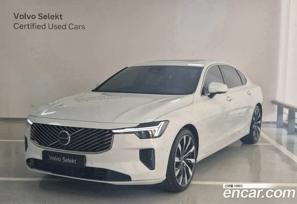 Volvo S90 — фото 1