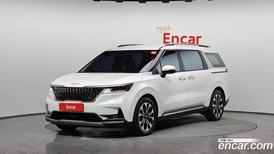 Kia Carnival — фото 1