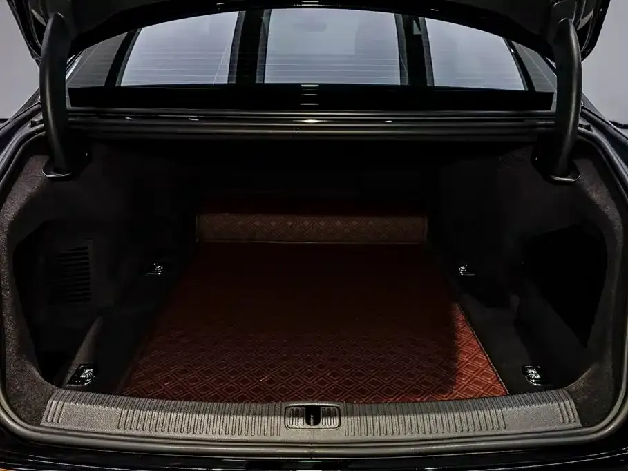 Audi A8 2024 из CN, фото 8